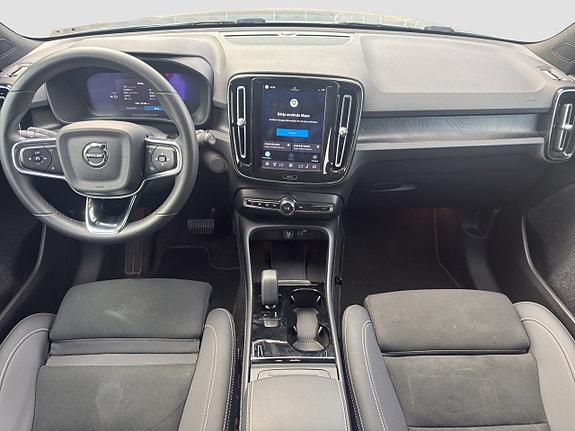 Volvo XC40 11 of 18
