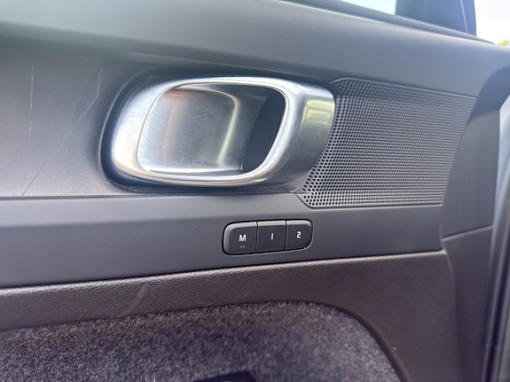 Volvo XC40 13 of 18