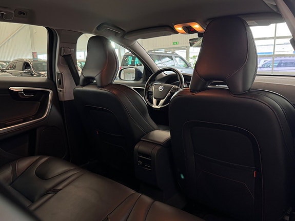 Volvo V60 16 of 28