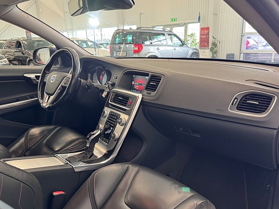 Volvo V60 12 of 28