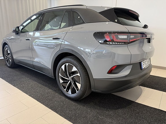 Volkswagen ID.4 3 of 19