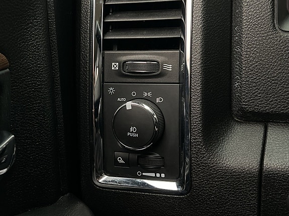 Dodge RAM 1500 16 of 30