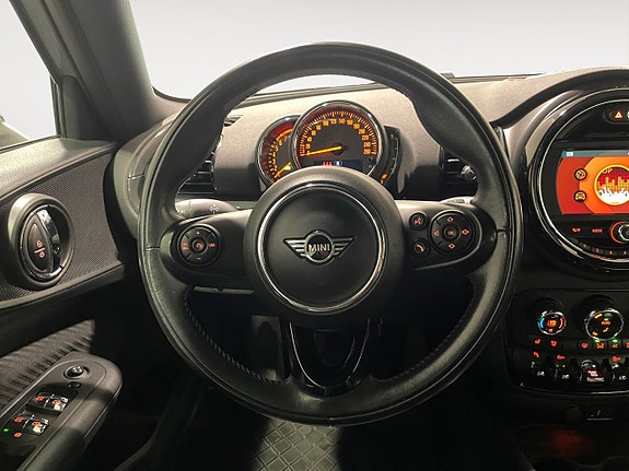 MINI Cooper 11 of 16