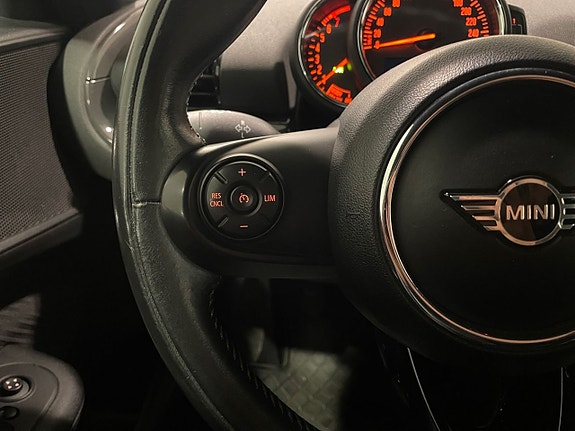 MINI Cooper 14 of 16