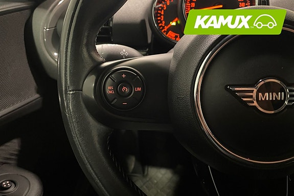 MINI Cooper 14 of 16