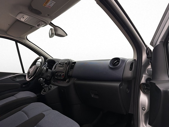Opel Vivaro 25 of 29