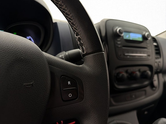 Opel Vivaro 17 of 29
