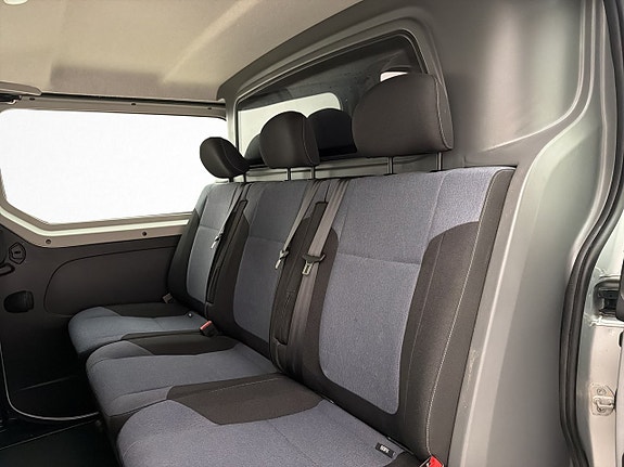 Opel Vivaro 23 of 29