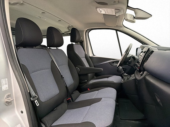Opel Vivaro 24 of 29