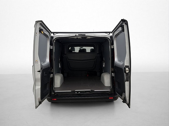 Opel Vivaro 11 of 29
