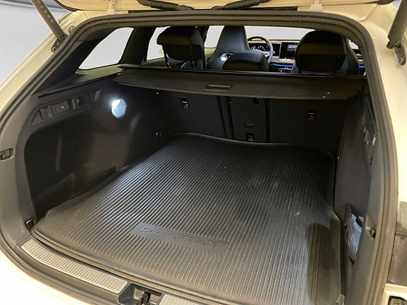 Volkswagen Passat 7 of 15