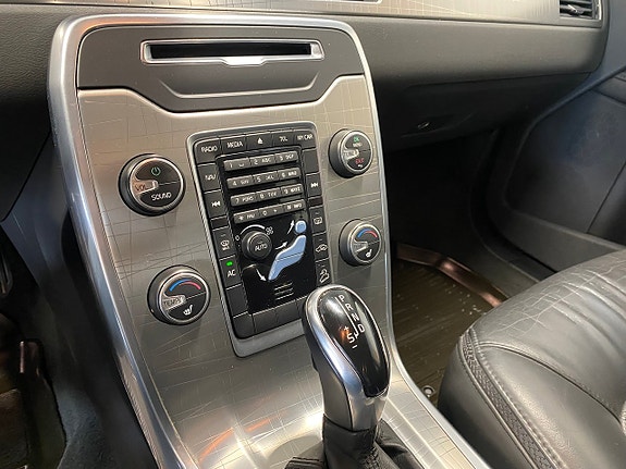 Volvo XC70 14 of 14