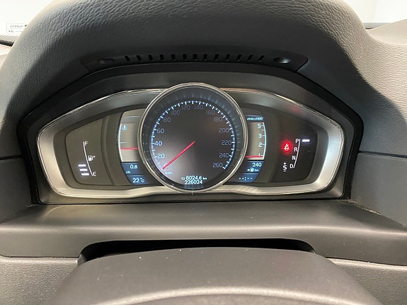 Volvo XC70 13 of 14