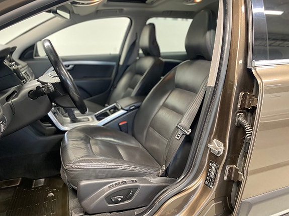 Volvo XC70 9 of 14