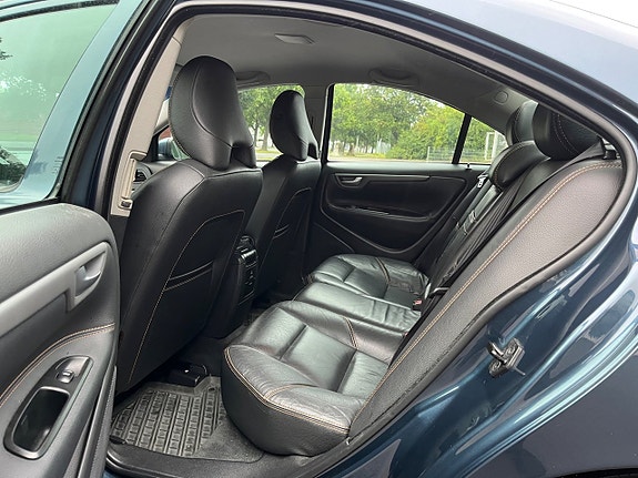 Volvo S60 10 of 11