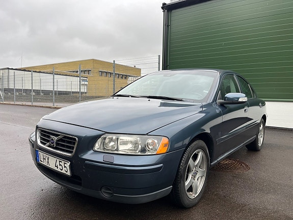 Volvo S60 2 of 11