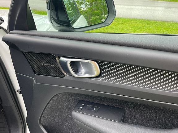 Volvo XC40 5 of 6