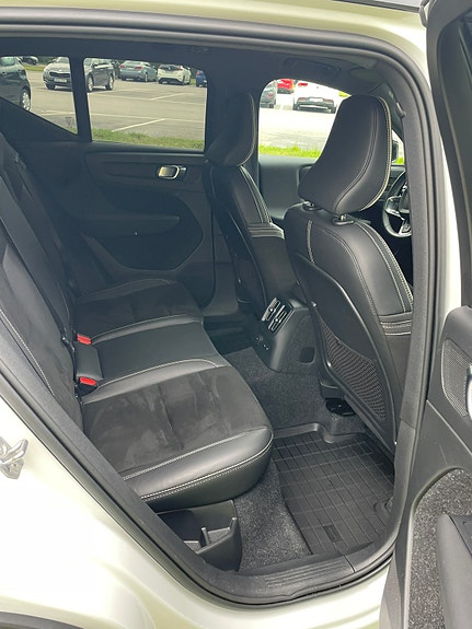 Volvo XC40 6 of 6
