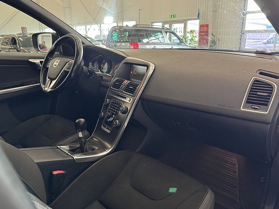 Volvo XC60 11 of 27