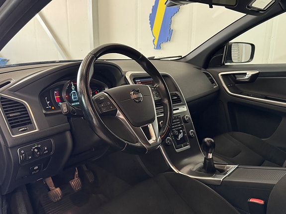 Volvo XC60 10 of 27