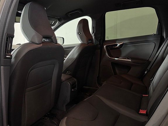 Volvo XC60 14 of 27