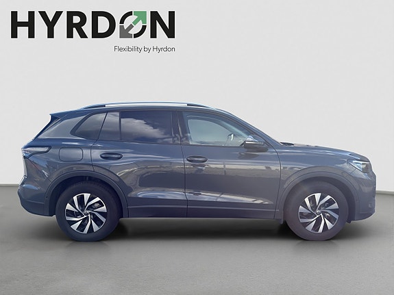 Volkswagen Tiguan 8 of 16