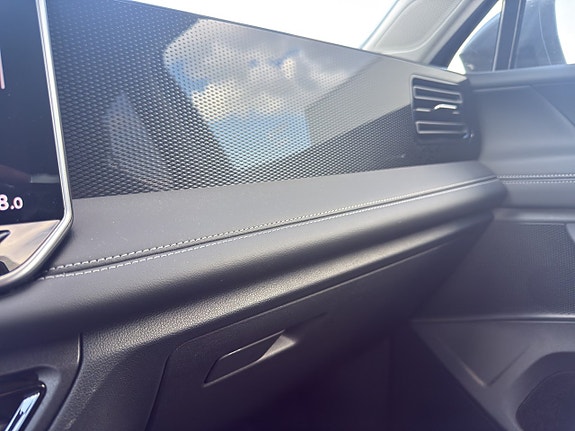 Volkswagen Tiguan 14 of 16
