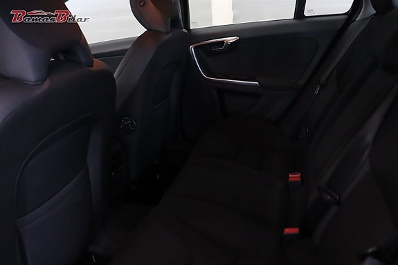 Volvo S60 12 of 17