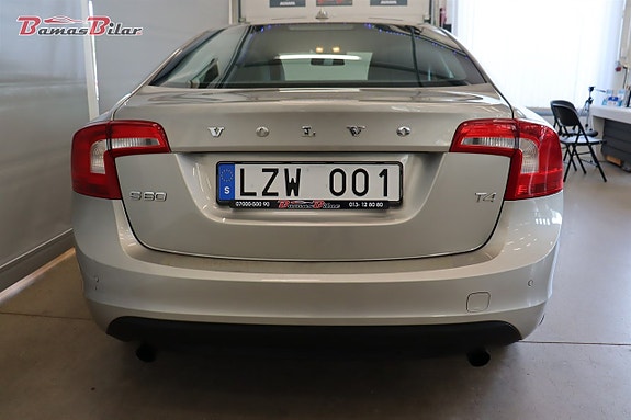 Volvo S60 4 of 17