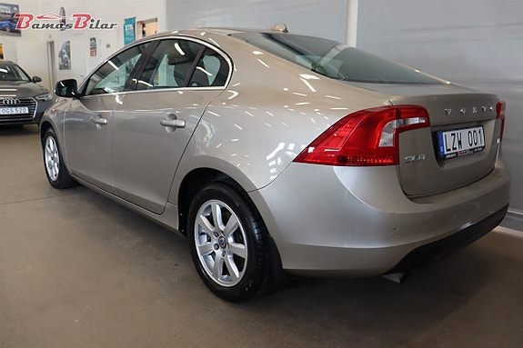 Volvo S60 3 of 17