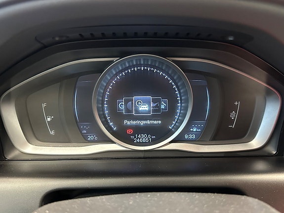 Volvo XC60 22 of 30