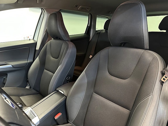 Volvo XC60 14 of 30