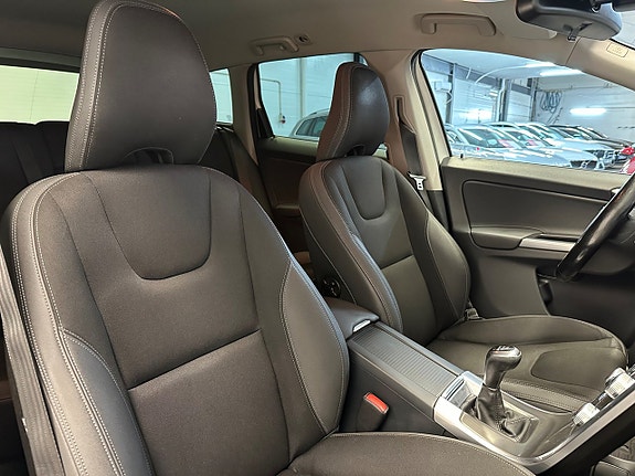 Volvo XC60 15 of 30