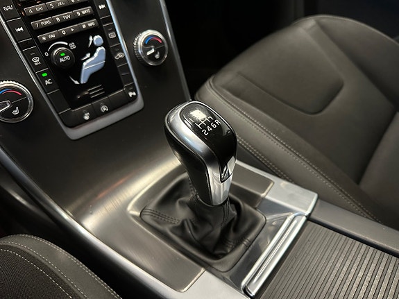 Volvo XC60 24 of 30