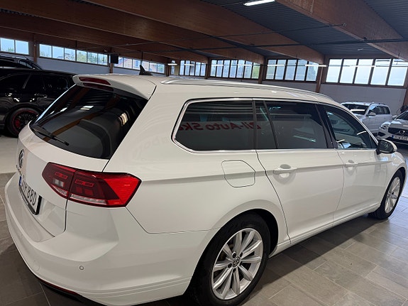 Volkswagen Passat 8 of 28