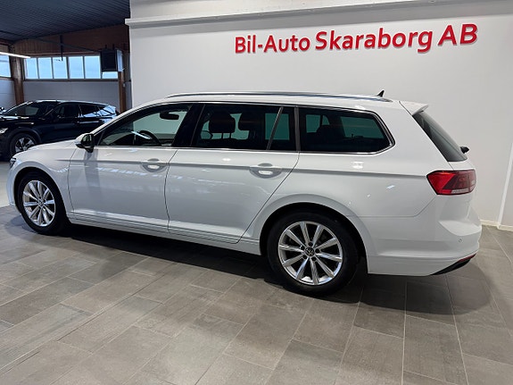 Volkswagen Passat 4 of 28