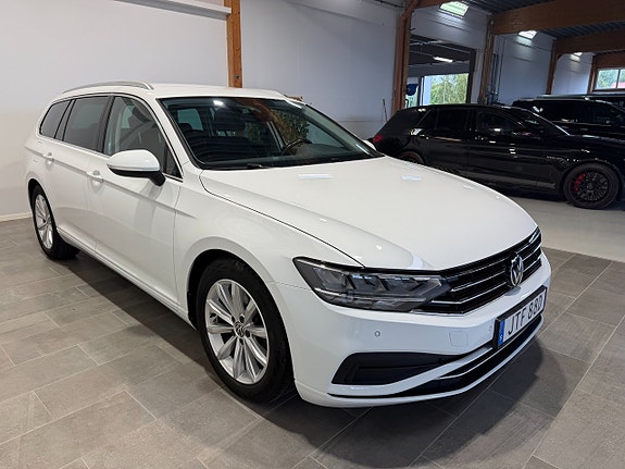 Volkswagen Passat 9 of 28