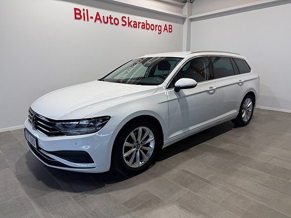 Volkswagen Passat 2 of 28
