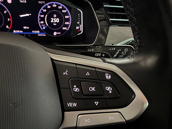 Volkswagen Passat 27 of 28