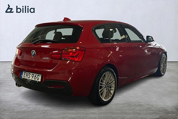 BMW 120i 17 of 18