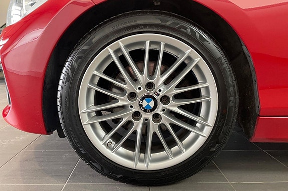 BMW 120i 15 of 18