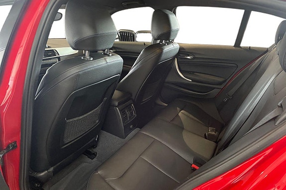BMW 120i 11 of 18