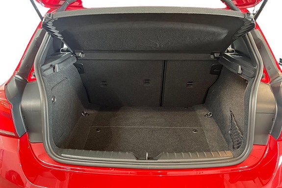 BMW 120i 10 of 18