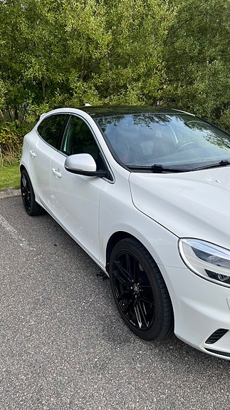 Volvo V40 3 of 7