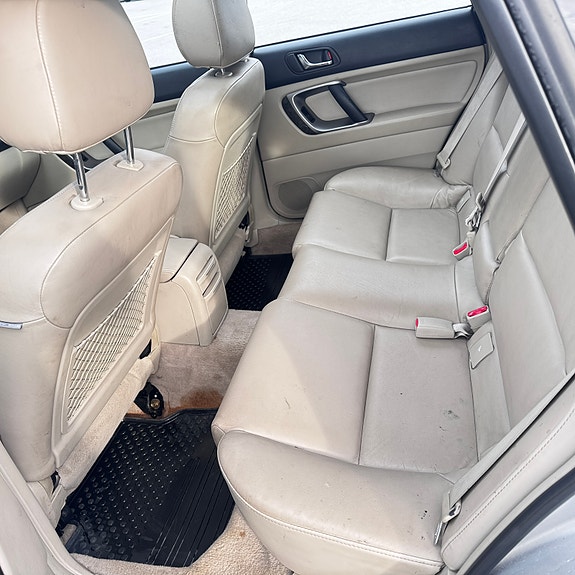 Subaru Outback 5 of 10