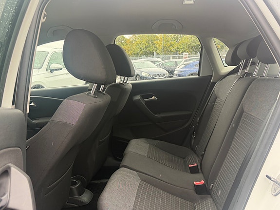 Volkswagen Polo 12 of 14