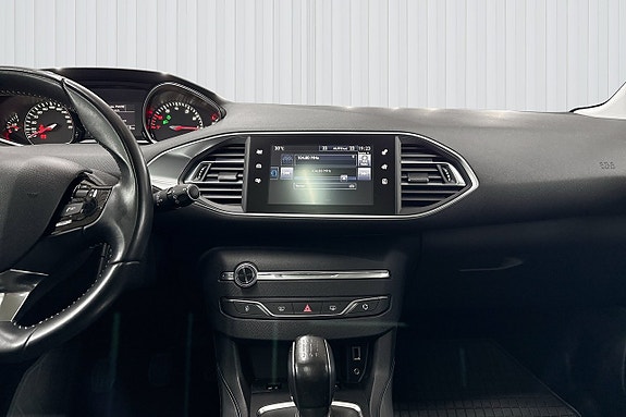 Peugeot 308 9 of 18