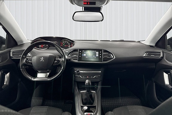 Peugeot 308 8 of 18