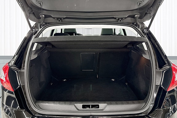 Peugeot 308 15 of 18