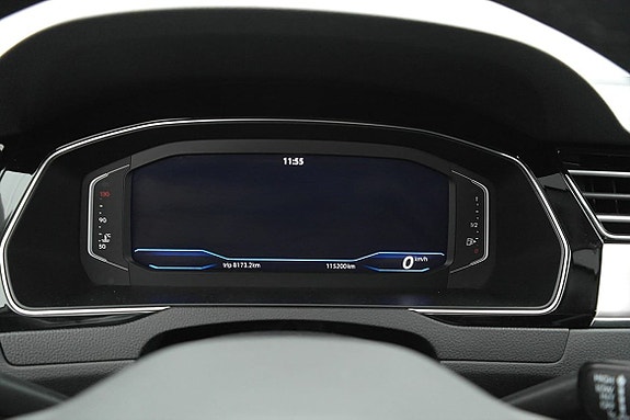 Volkswagen Passat 8 of 27